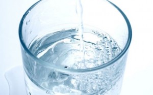 Vand er med til at holde dig sund og slank